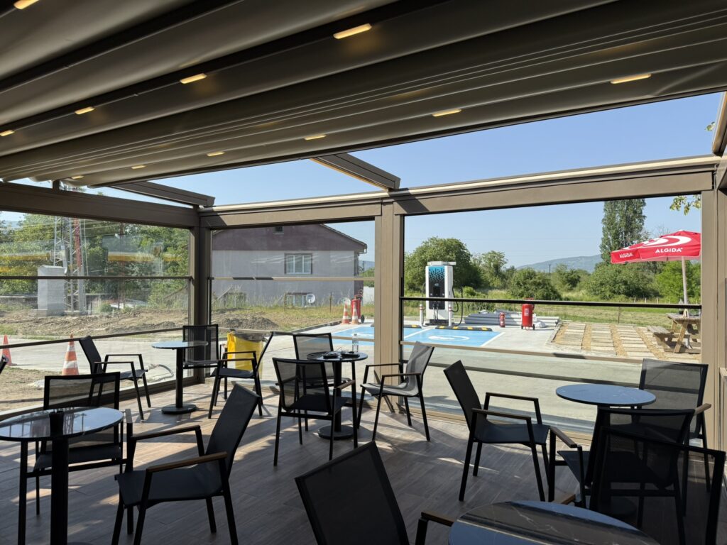 başakşehir - pergola - tente giyotin cam sistemi